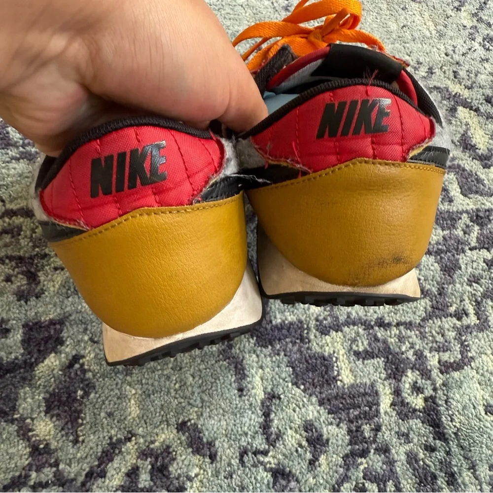 Women’s NIKE Daybreak Qs University Gold, Red, and Suede Sz 9 Sneaker CQ7619-700 - Picture 6 of 8